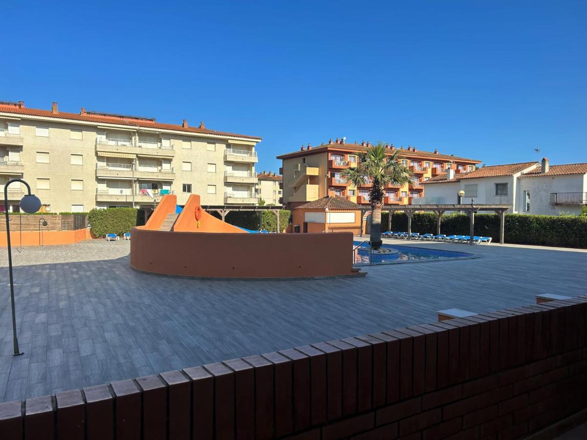 Apartamentos Familiares Sa Gavina Estartit 埃斯塔蒂特 外观 照片